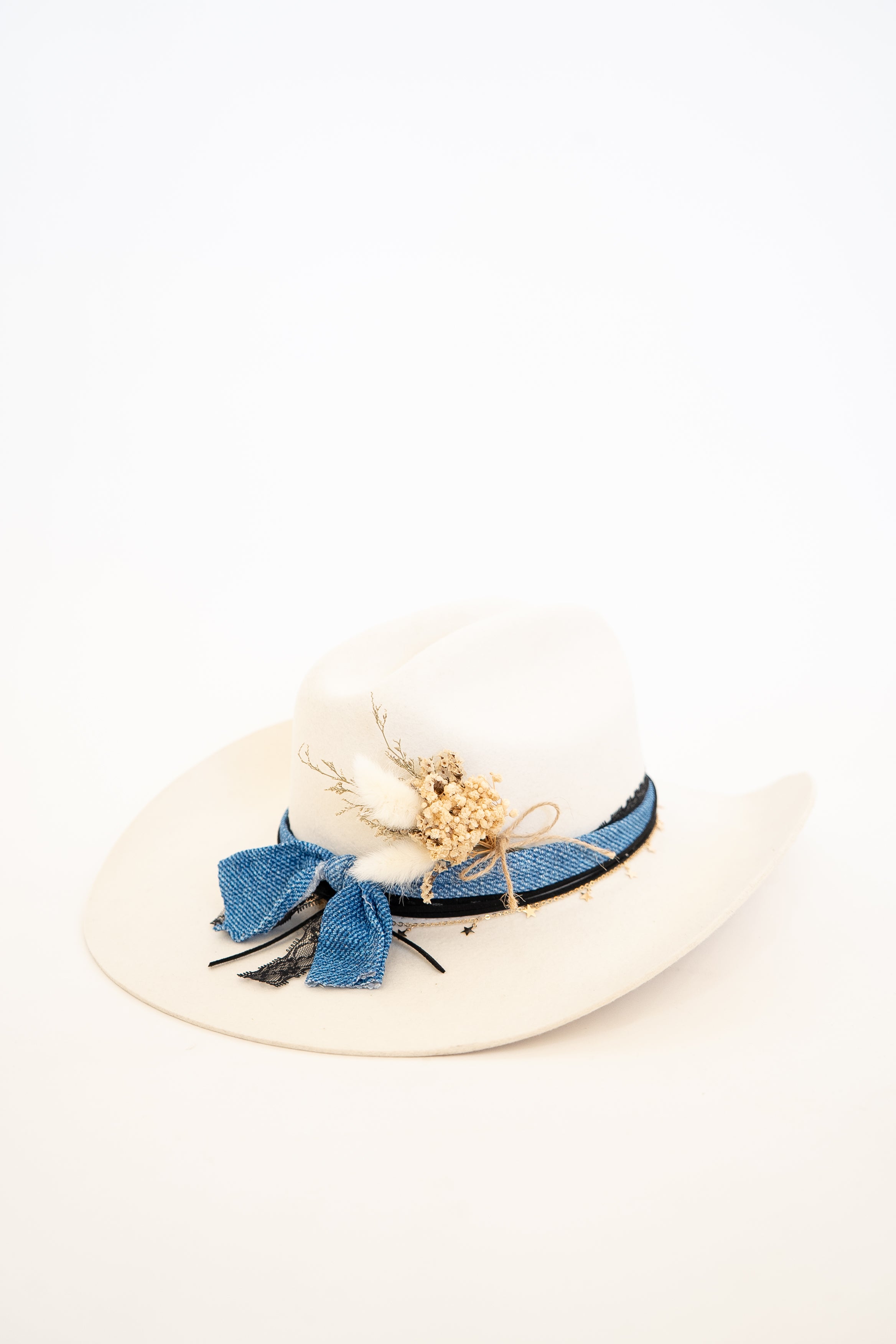 Vetchy White Cowboy Hat