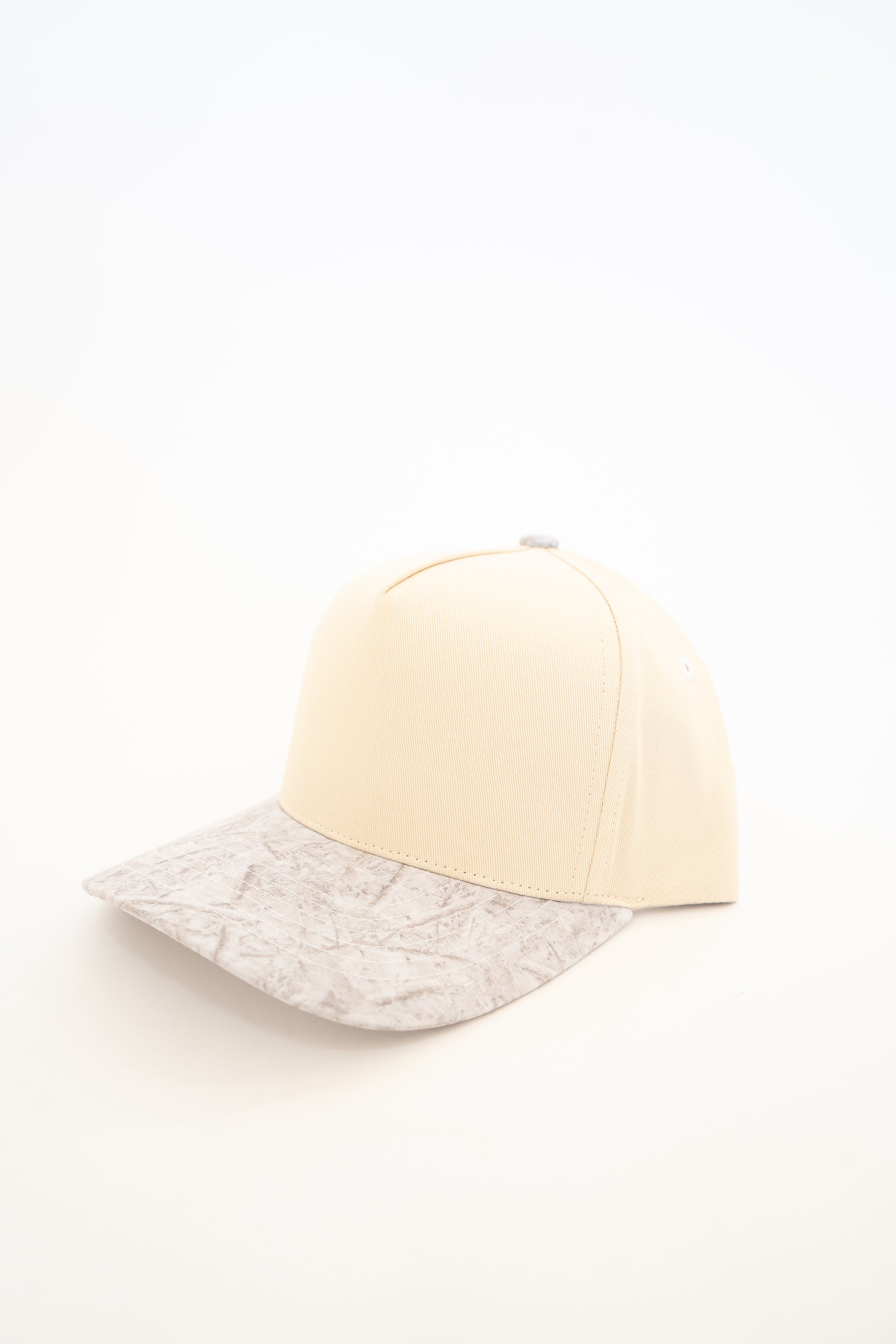 #color_white camo